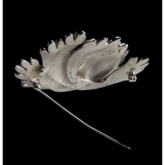 Crown Trifari Silver Tone Brooch Folded Leaf Flourish Silver Tips, Vintage - Picture 5 of 5
